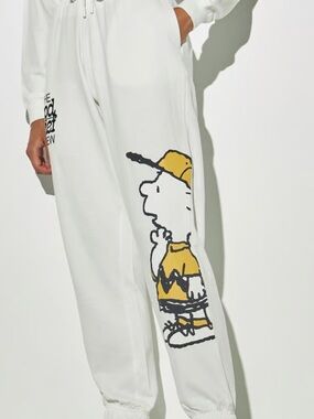 Peanuts Embroidered Relaxed Fit white Joggers
